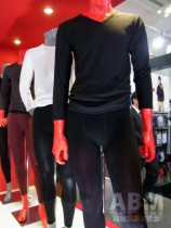 「YG」。 保温性重視のシャツと、タイツを新たに提案した