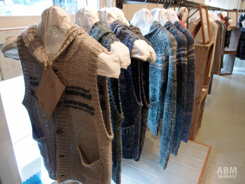 ドミンゴ「Brocante」2011AW展 メンズっぽさもあるクラシックな雰囲気を楽しみたい