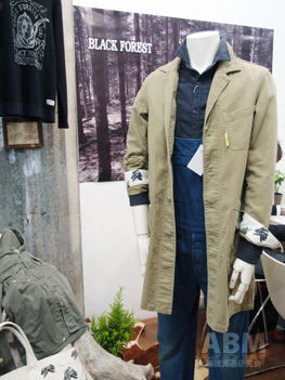 「WORLD WORKERS」