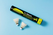ミズノの人工羽根を採用した バドミントンシャトル「TECH FEATHER 03」