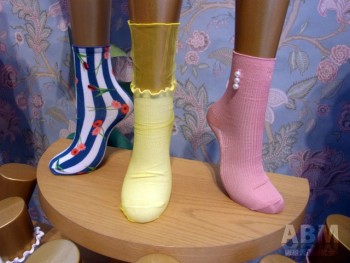 トレンドはくすんだ色目