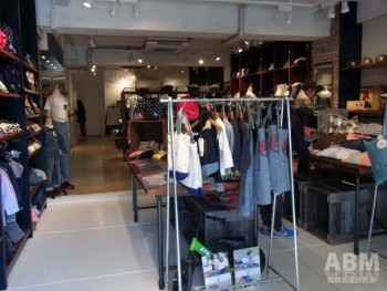 品揃えを一新した店内