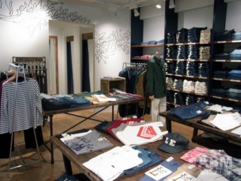 アーティストによる手描きのイラストも