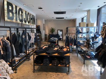 「BIGJOHN−OSAKA」。児島本店の世界観を踏襲した