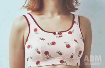 花柄が人気の ナイトブラ
