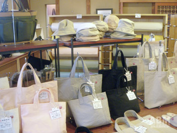 クロスカンパニーとのコラボ開始 年間売り上げ規模が1億円に。バイストン「倉敷帆布」