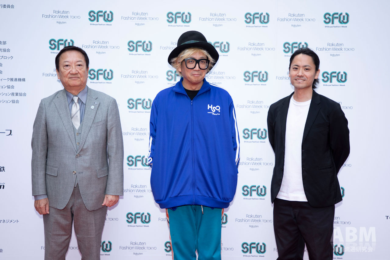 写真左から大西賢治 渋谷ファッションウィーク実行委員会理事長、 千原徹也れもんらいふ代表、 畠山怜之FASHION X代表取締役