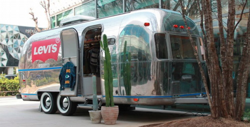 Levi S 名古屋parco California Fair 開催 ２０１４年４月５日 土 ６日 日 ４日は名古屋の街を走る 世界にひとつの Apparel Business Magazine アパレル ビジネス マガジン