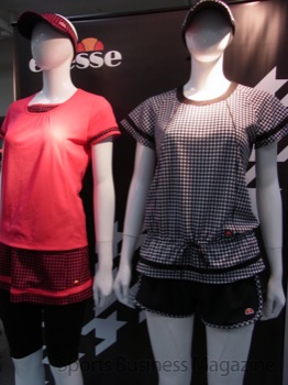 復調の兆しが見えるテニスライン