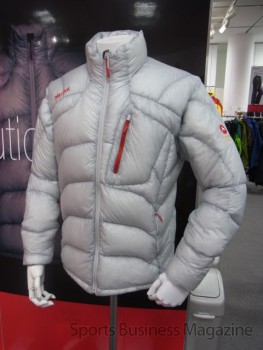 「マーモット」。 1,000 Fill Power のダウンジャケット