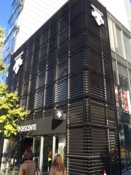 「デサント」ブランド初の旗艦店舗