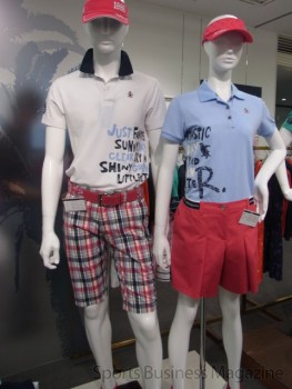 「R−ライン」のペアルックスタイル