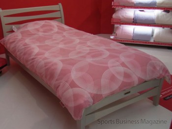 ミズノと西川リビングが共同開発した 「ブレスサーモ®寝具」