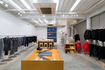 「DESCENTE BLAN 福岡」の 2階フロア