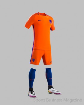 オランダ代表の フットボールキット