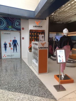 久光百貨店内の旗艦店
