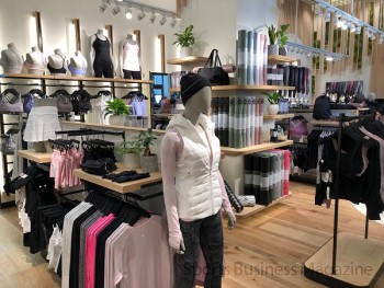 「lululemon LUCUA osaka」店内