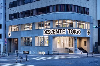新コンセプトで再出店した 「デサント」の旗艦店舗「DESCENTE TOKYO」