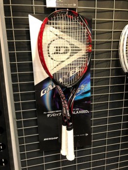 「スリクソン」から 「ダンロップ」ブランドへ移行した ソフトテニスラケット 「GRALAXEED」シリーズ