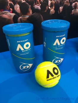 全豪オープン公式球の「AO」。 世界規模での露出度向上も進めている