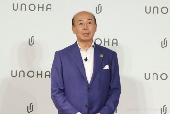 会見に臨むアシックス、 廣田康人 代表取締役社長COO