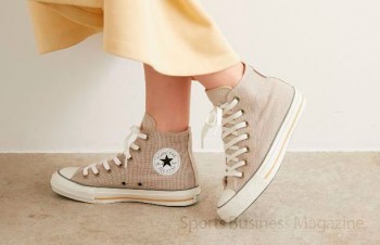 「ALEXIA STAM」と「CONVERSE」の 記念限定モデルも同時発売