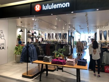 lululemon athletica inc.の 2022年1月期第2四半期は大幅な増収増益に （写真は大丸心斎橋店）