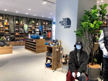恵比寿ガーデンプレイスに新規オープンした 3業態の複合店舗。 写真は「THE NORTH FACE CAMP」