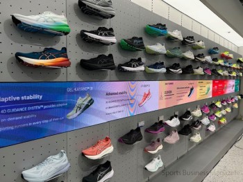 「ASICS KOBE」。最新の内装デザインを採用している