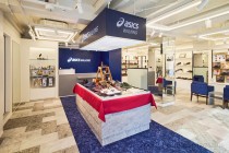 神戸・三宮にオープンした直営店 「ASICS WALKING三宮中央通り」