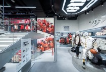 LI NING COMPANY LIMITEDの2024年12月期は増収減益に （画像は説明資料から抜粋）