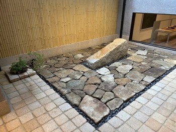 「Goldwin Kyoto」。1階中央付近の中庭