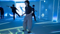光と音と映像を用い、 身体を動かす楽しさを体験できる 「DISCOVER.by ASICS」