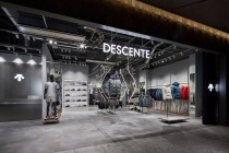 「デサント」ブランドの直営店 「DESCENTE ヒューリックスクエア札幌」
