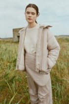 「emmi」ブランドと協業したアイテムを企画