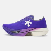 “フォーク型”のカーボンプレートを 前足部辺りに搭載