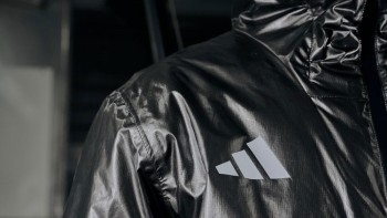 adidas Groupの2025年12月期は 増収増益を達成した (画像は説明資料から抜粋)