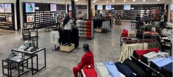 DICK'S SPORTING GOODS,INC.の2026年1月期は2ケタの増収、 利益は減小 （画像は説明資料から抜粋）