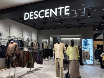 「DESCENTE クオーツ心斎橋」