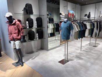 富裕層を想定したハイエンドの 高機能ウエアも取り揃えている