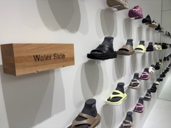 「THE NORTH FACE FOOTWEAR SHINSAIBASHI」。 デーリーユースを意識したサンダル